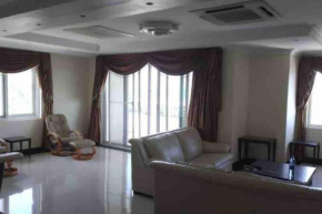 Penthouse with a view, 3 bedr apt with a pool